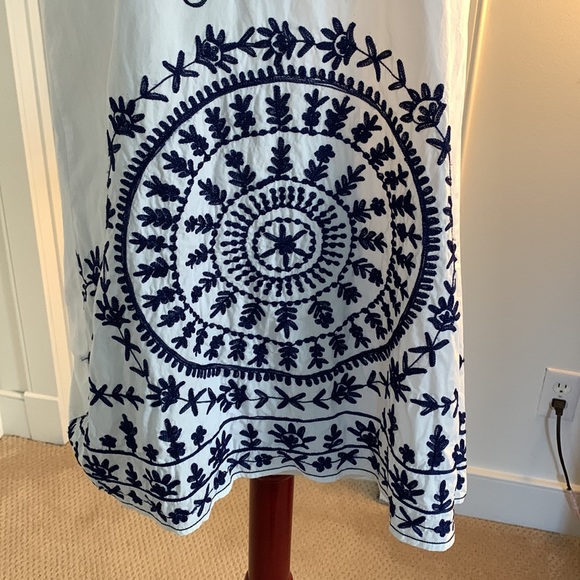 Liza Byrd white/navy embroidered tunic/dress - Picture 4 of 10